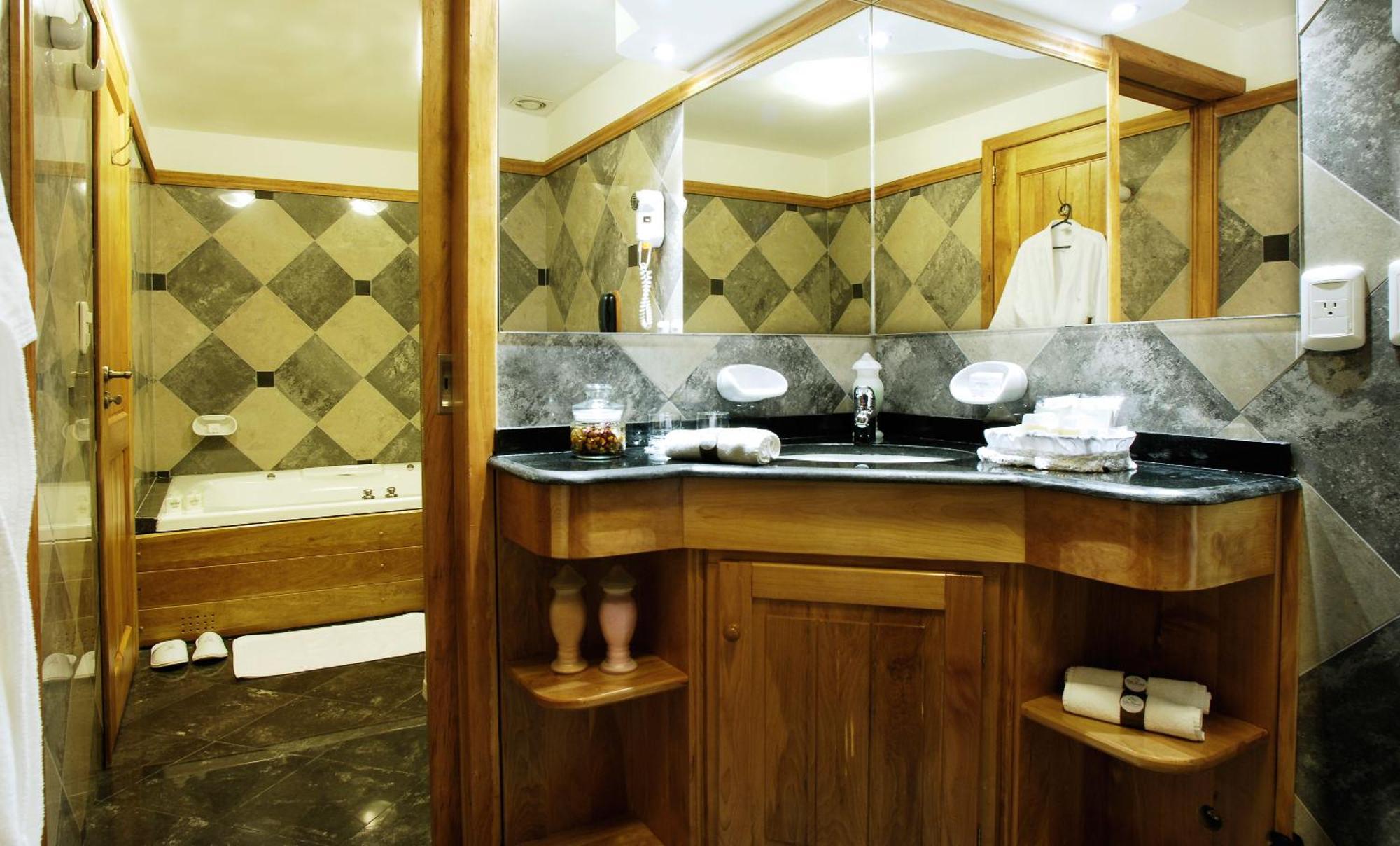 Huinid Bustillo Hotel & Spa San Carlos de Bariloche Chambre photo